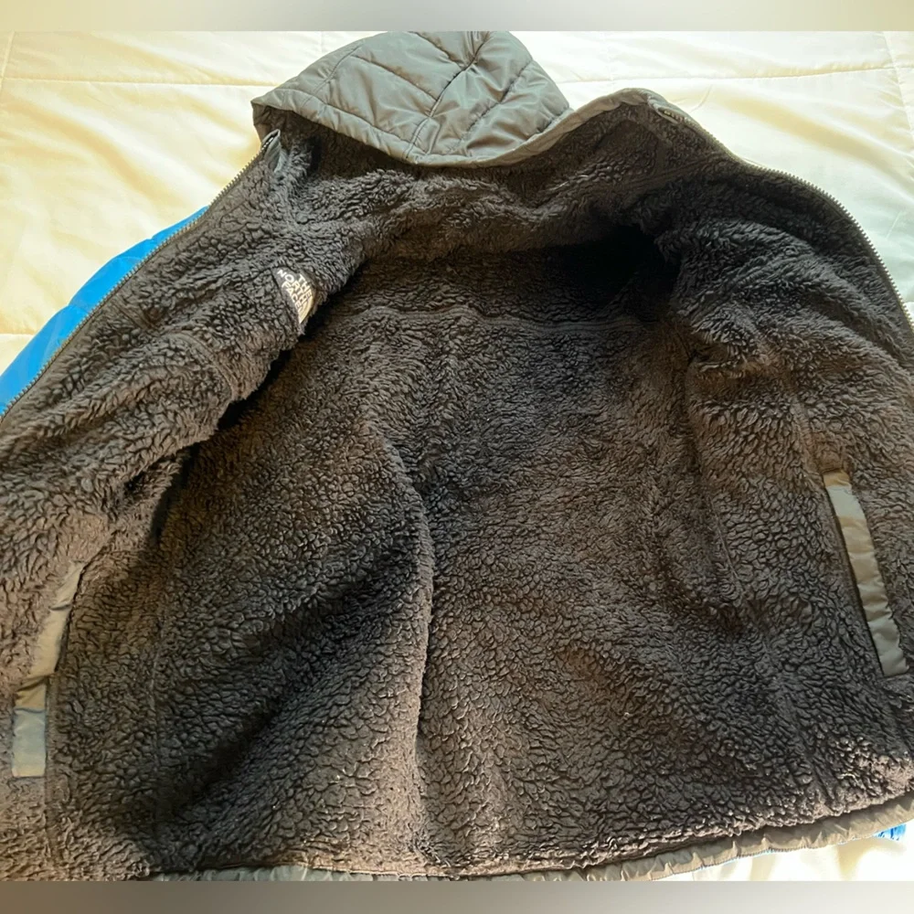 The North Face Boys Revers-ableJacket - Picture 2 of 4
